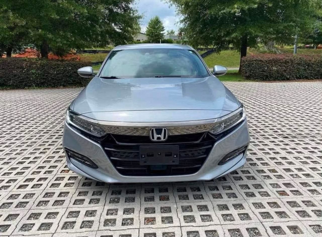 Honda Accord 2018 — Photo 2